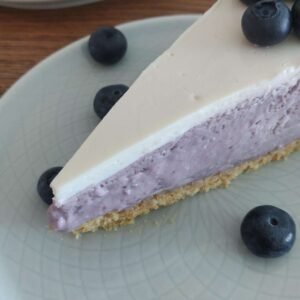 Blueberries and White Chocolate Cheesecake